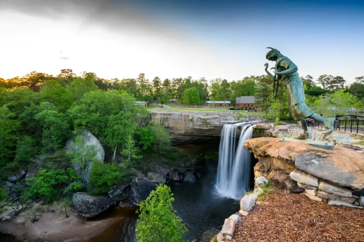 Noccalula Falls & Statue